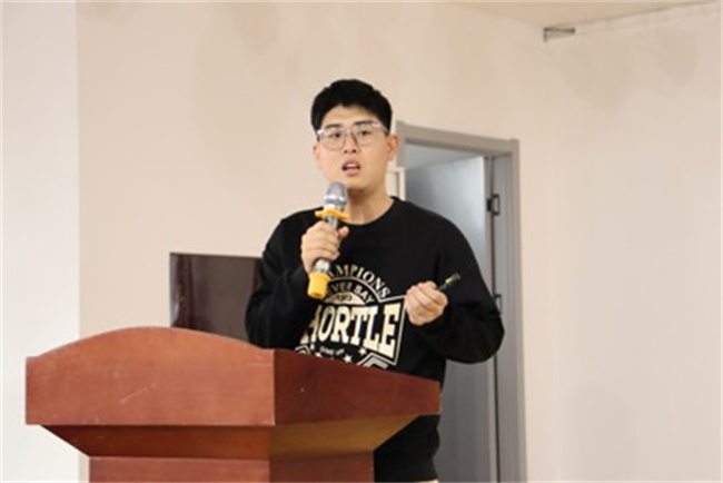 我校優(yōu)秀共產(chǎn)黨員、優(yōu)秀黨務(wù)工作者和先進(jìn)基層黨組織受到上級(jí)表彰