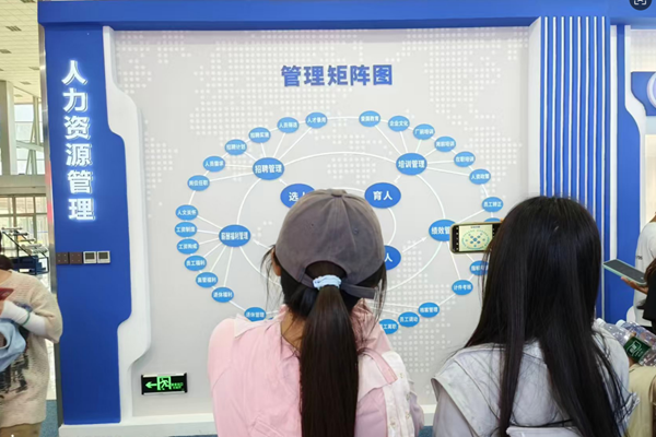 人力資源管理專業(yè)學(xué)生走進(jìn)企業(yè) 實(shí)地體驗(yàn)行業(yè)魅力