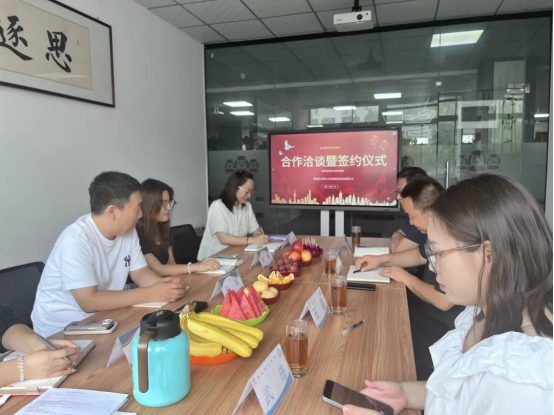 共譜人才培養新篇：會計學院與河北新拓商務咨詢有限公司舉行簽約儀式