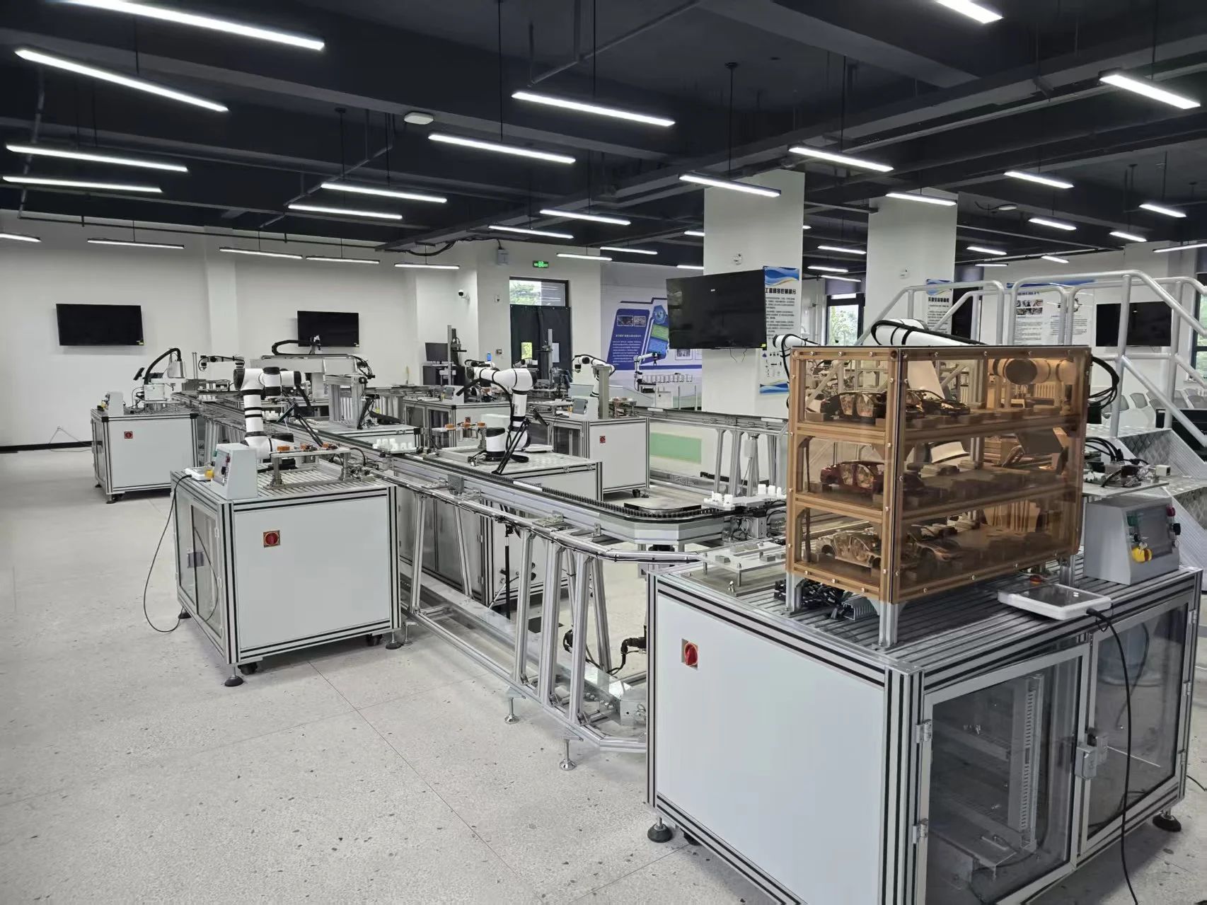 我院赴遼寧工業大學調研新能源汽車實訓室 深化產教融合探索
