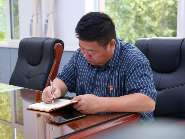 銘記歷史 砥礪前行——保定理工學院黨委組織廣大師生觀看抗戰勝利80周年閱兵儀式