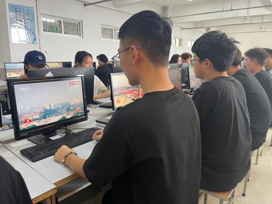 【熱血觀閱兵，奮進(jìn)鑒初心】信息科學(xué)與工程學(xué)院全體師生共賞閱兵儀式，厚植愛國情懷