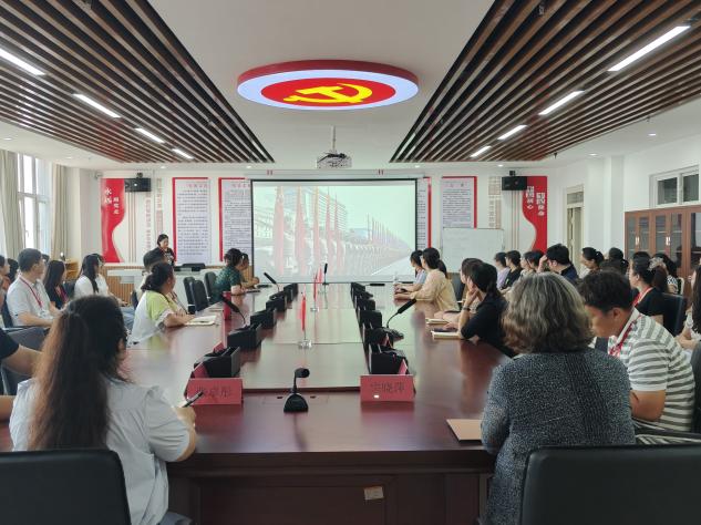 【熱血觀閱兵，奮進(jìn)鑒初心】信息科學(xué)與工程學(xué)院全體師生共賞閱兵儀式，厚植愛國情懷