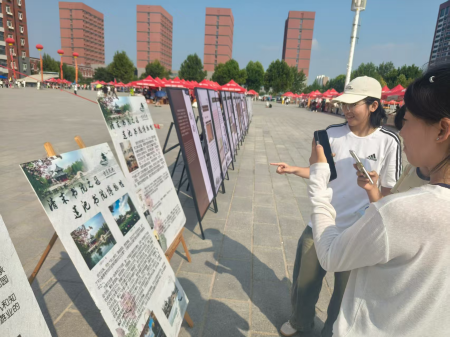 非遺煥彩迎新篇 館校聯袂啟新程 ——藝術學院迎新現場傳統文化閃亮登場