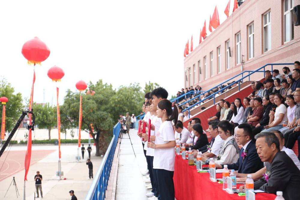 青春逐夢 強國有我——保定理工學(xué)院2025級新生開學(xué)典禮暨軍訓(xùn)結(jié)營式盛大舉行