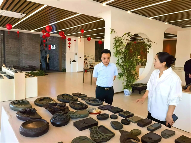 深化產教融合 致力非遺傳承——保定理工學院校領導赴易水硯有限公司共商合作