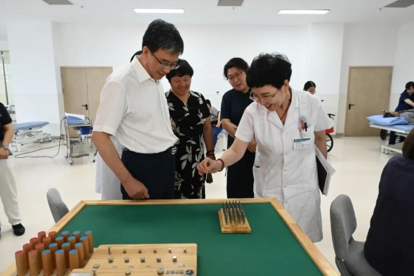深化校企合作,共育康養人才——保定理工學院與東籬養老集團實習基地攜手共筑康復醫學實踐新橋梁