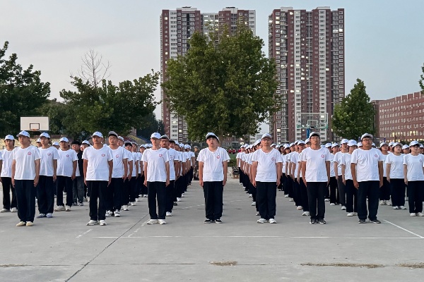 聽軍訓新生“說”——汗水里的累與青春里的暖