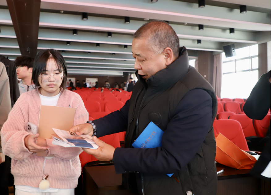 科學防護筑屏障健康校園共守護 ——我校舉辦冬季流行病預防與控煙專題講座