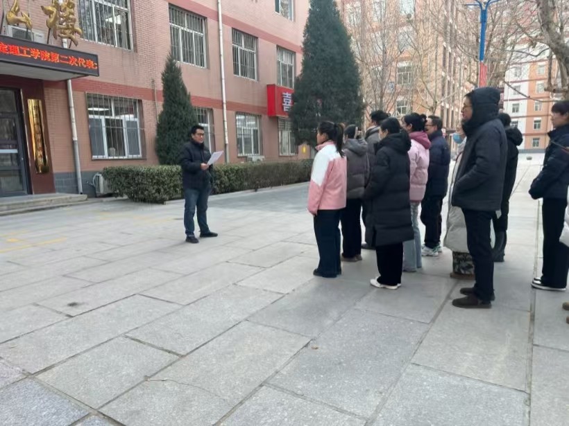 筑牢科研安全防線 護(hù)航平安寒假——保定理工學(xué)院開展實(shí)驗(yàn)室安全專項(xiàng)檢查
