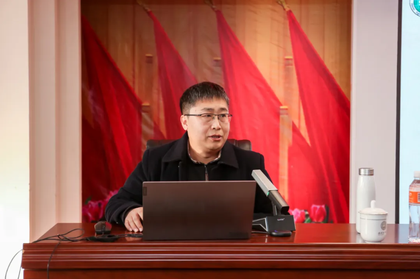 聚焦樣板支部創(chuàng)建 提升黨建規(guī)范化水平——我校舉辦黨務(wù)干部培訓(xùn)暨經(jīng)驗(yàn)交流會(huì)