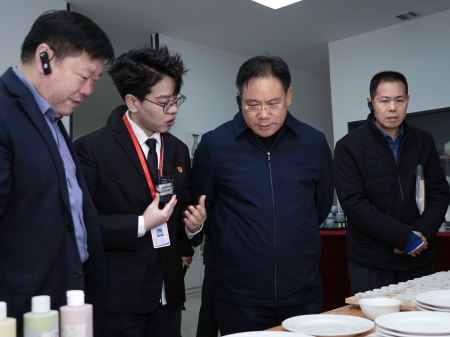 校際交流促發(fā)展 非遺傳承育新人 ——保定幼兒師范高等專科學校領導蒞臨我校藝術工坊參觀交流