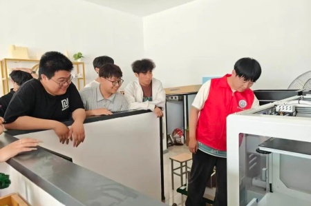 受助懷初心 回饋赴新程 | 保定理工學院藝術學院助學金獲得者以藝踐行感恩