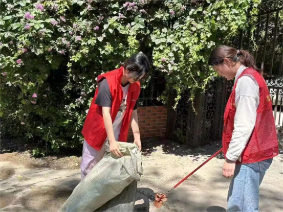踐行勞動精神，奉獻青春力量——會計學院開展社區勞動志愿服務活動