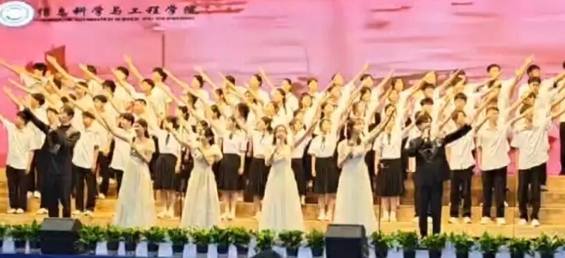 五四薪火傳，青春赴新程——保定理工學(xué)院信息科學(xué)與工程學(xué)院五四主題朗誦暨表彰大會圓滿落幕