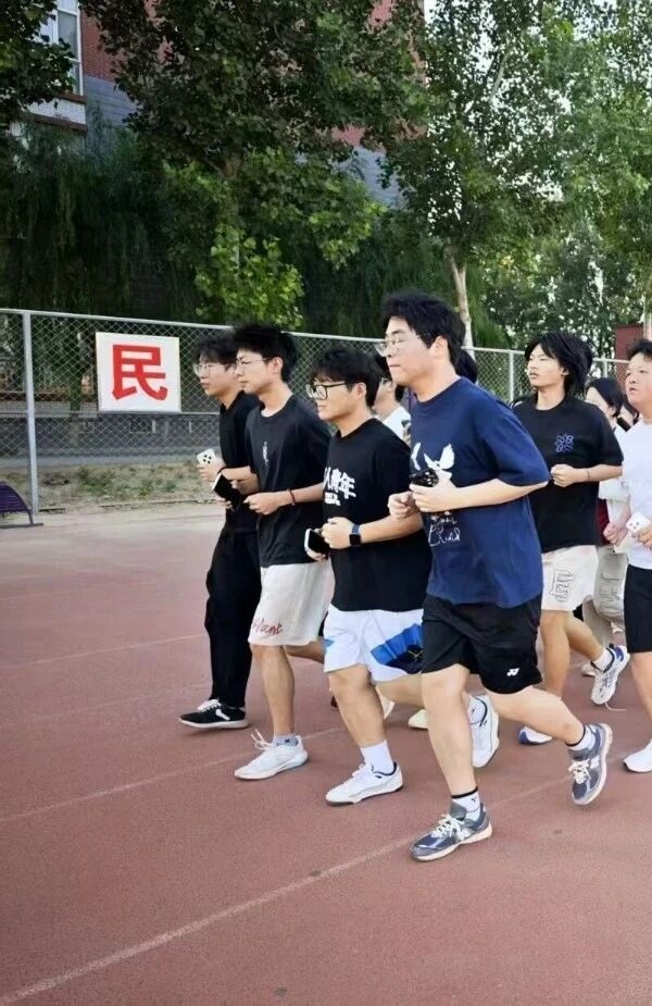陽光晨跑礪意志 學風領航啟新程——我院“陽光晨跑?學風領航”活動正式啟動