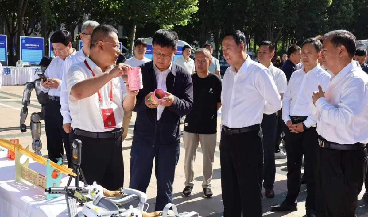 我校參加保定科技創新成果展多項科創成果精彩亮相