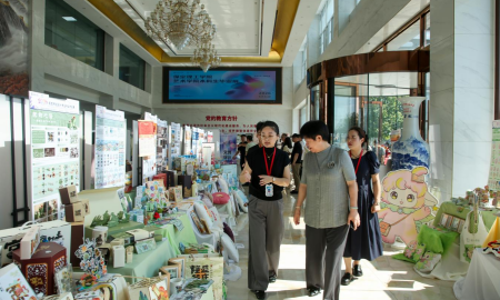 創意為光?奔赴未來！保定理工學院藝術學院 2026屆本科畢業設計作品展開幕