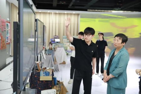產教融合促發展 數智創新啟新篇— —保定市國貿集團一行到訪保定理工學院藝術學院開展合作交流