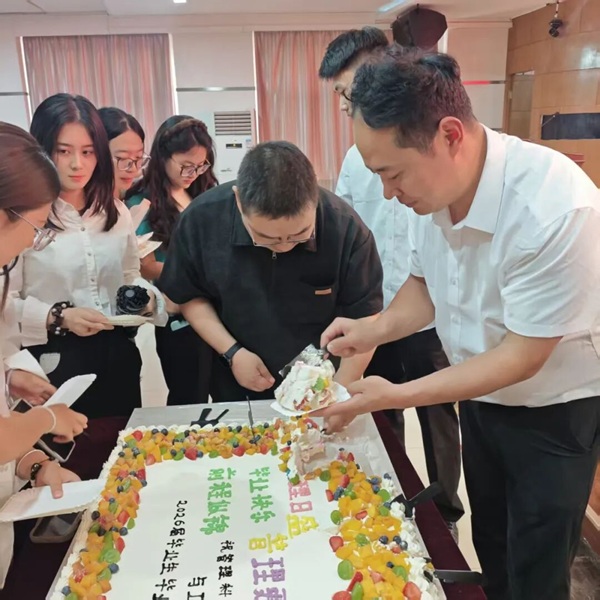 逐光啟航 不負(fù)韶華|保定理工學(xué)院管理科學(xué)與工程學(xué)院圓滿舉辦2026屆畢業(yè)典禮暨學(xué)位授予儀式
