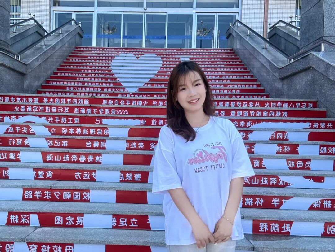 保理畢業季打卡現場實錄：青春和快門聲一起炸場！