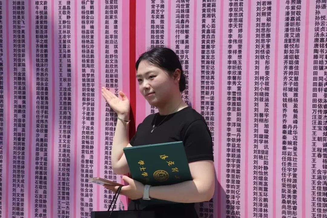 畢業(yè)季——打卡現(xiàn)場(chǎng)實(shí)錄：青春和快門(mén)聲一起炸場(chǎng)！