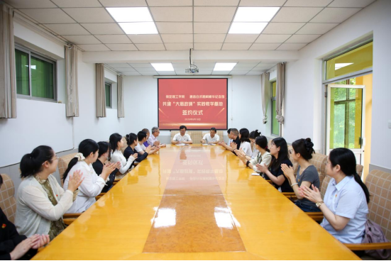 保定理工學院赴白求恩柯棣華紀念館?開展“行走的思政課”實踐研學活動