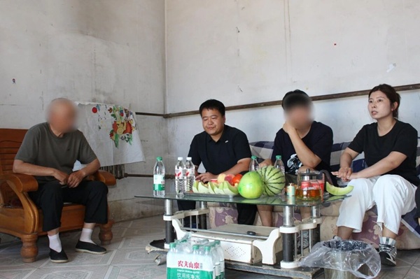 為深入落實立德樹人根本任務，全面推進“五育并舉”落地見效，扎實實施勞動習慣養成計劃，保定理工學院管理學院抓住暑期“離校不離教”育人窗口期，組織開展“勞動感恩?孝老愛親”主題德育實踐活動，以居家勞動為抓手融合孝道文化教育，打通校園德育與家庭實踐雙向育人渠道。 “百善孝為先”，孝親敬老是中華優秀傳統文化精髓，也是大學生常態