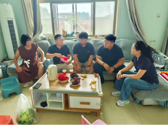 入戶走訪傳溫情 家校同心伴成長 ——保定理工學院會計學院開展暑期家訪專項行動