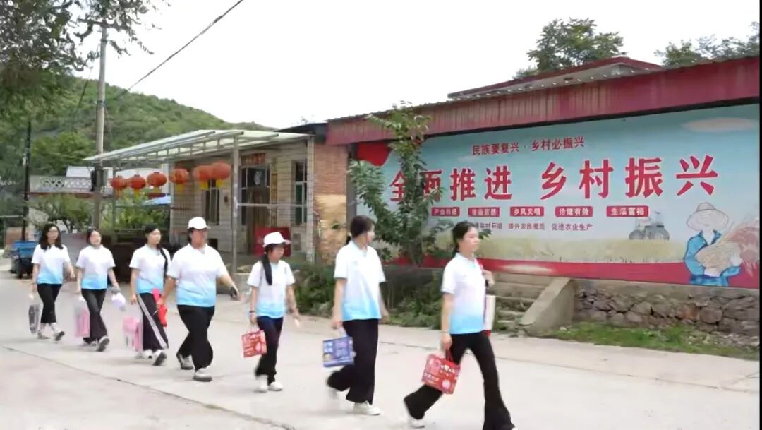 【行走燕趙體驗省情·推普助農點亮鄉音】行走的大思政課：這群青年在狼牙山開啟鄉村推普行動！