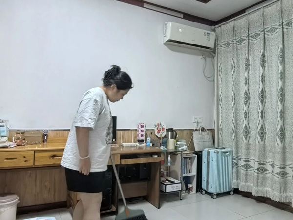 勞動感恩踐孝道 居家實踐促養(yǎng)成｜保定理工學(xué)院管理學(xué)院開展暑期“勞動感恩?孝老愛親”德育實踐活動（三）