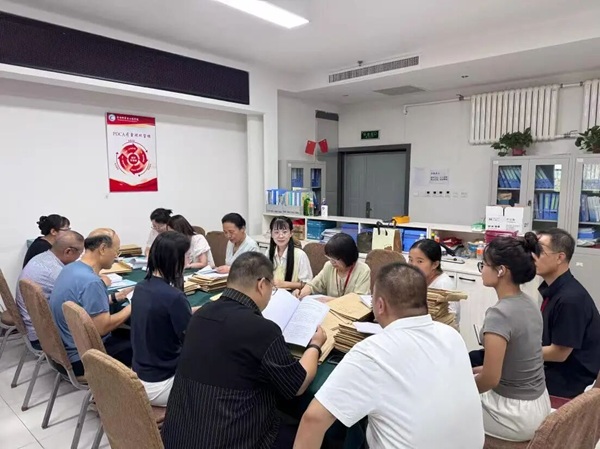 嚴把論文質量關 夯實教學根基 管理科學與工程學院開展本科畢業論文專項檢查工作