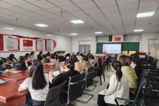數智引領 融合創新——會計學院全體教師參加數智經管產業學院專題培訓會