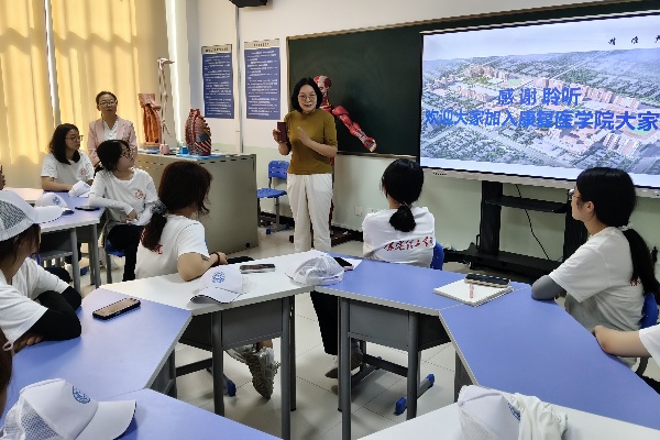 以專業(yè)守護健康——保定理工學院健康服務(wù)與管理專業(yè)舉行2026級新生見面會