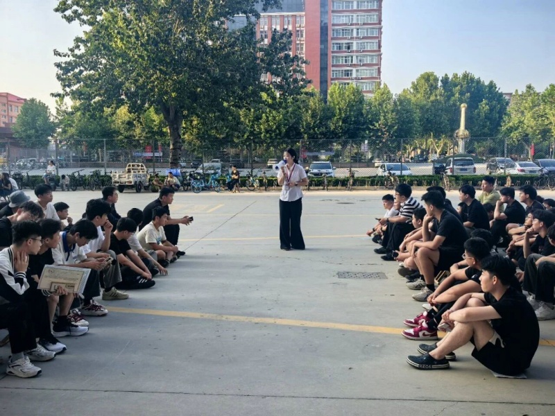 【青春綻放 學(xué)苑風(fēng)采】保定理工學(xué)院信息科學(xué)與工程學(xué)院圓滿(mǎn)召開(kāi)2026級(jí)新生見(jiàn)面會(huì)