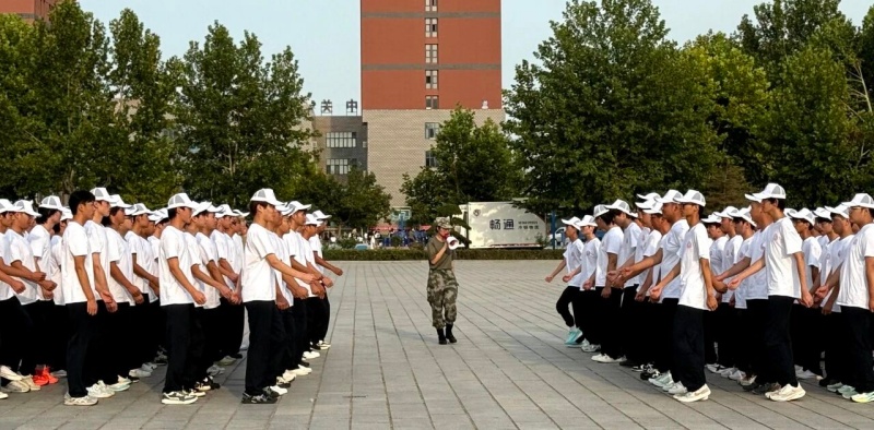 【訓場礪劍 青春揚帆】保定理工學院信科學子軍訓淬煉青春本色