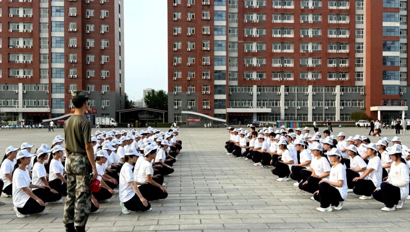 【訓場礪劍 青春揚帆】保定理工學院信科學子軍訓淬煉青春本色