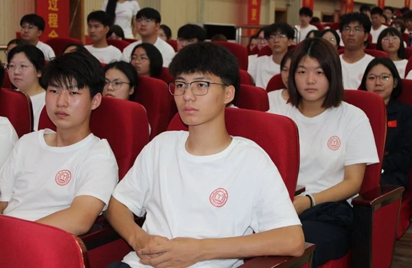 入學教育專題｜保定理工學院管理科學與工程學院開展“啟航新程 筑夢管理”院長第一課專題講座